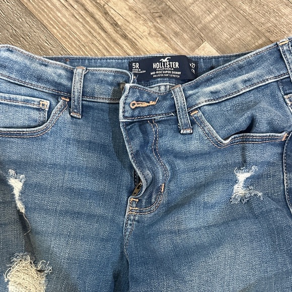 Distressed Blue Jeans - Picture 3 of 4